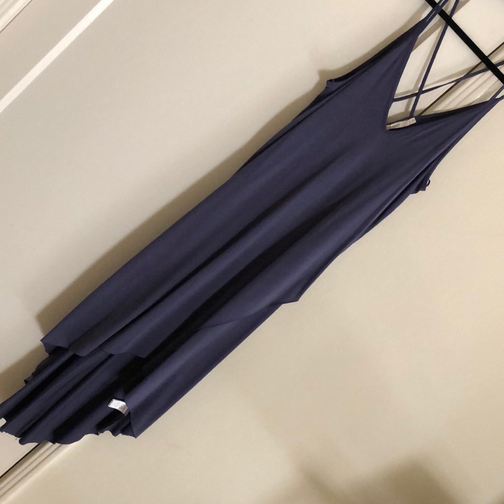 V neck, cross cross backing flowy dress